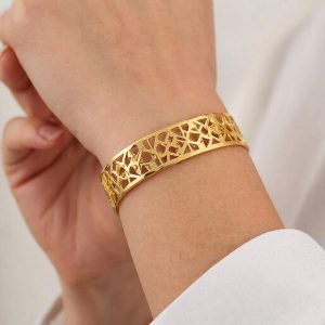 Главная 5 Женский золотой браслет на руку: выбор, покупка и искусство дополнения образа